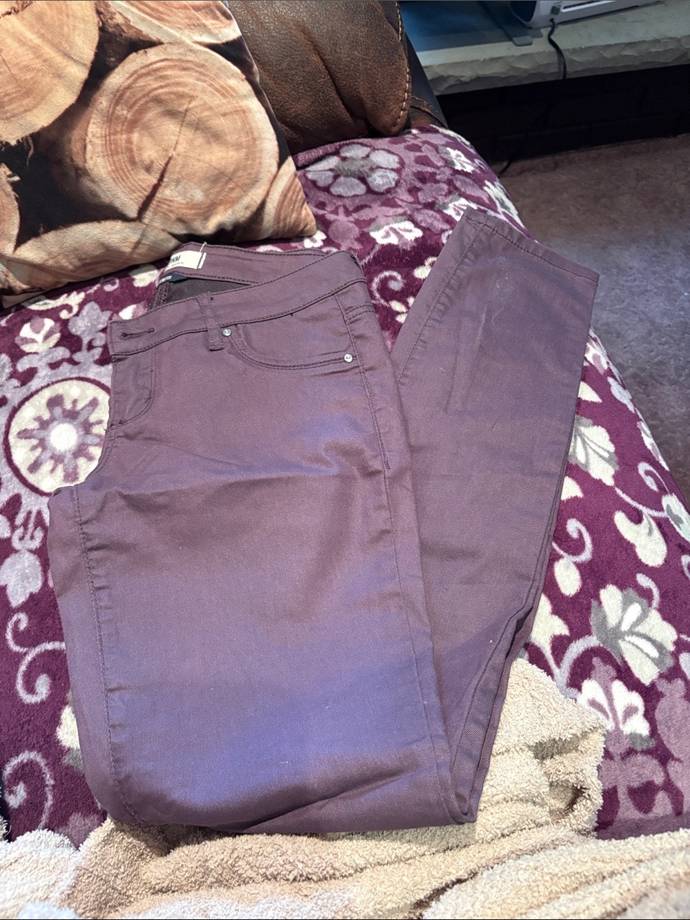 Skinny Jeans in Plum Pink - Women's Slim Fit